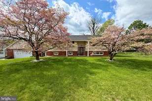 328 Wayburn St, Greencastle, PA 17225 - Photo 1