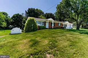 274 Cherry Ln Dr, Chambersburg, PA 17202 - Photo 3