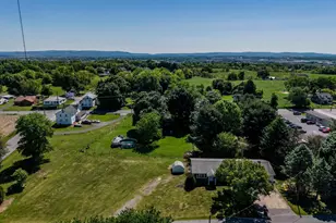 274 Cherry Ln Dr, Chambersburg, PA 17202 - Photo 9