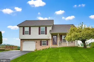 3744 Mountain Shadow Cir, Fayetteville, PA 17222 - Photo 1