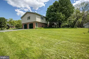 848 Carey Dr, Chambersburg, PA 17202 - Photo 5
