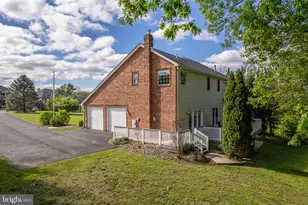 2384 Castlegreen Dr, Greencastle, PA 17225 - Photo 93