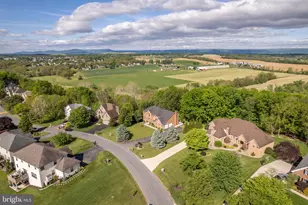 2384 Castlegreen Dr, Greencastle, PA 17225 - Photo 97