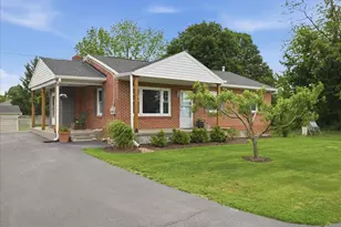 380 Hade St, Greencastle, PA 17225 - Photo 1