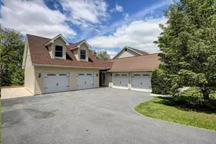 11459 Valleywood Dr, Waynesboro, PA 17268 - Photo 7
