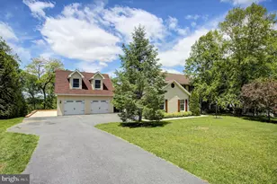 11459 Valleywood Dr, Waynesboro, PA 17268 - Photo 1