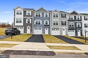 890 Setting Sun Ln, Chambersburg, PA 17201 - Photo 1