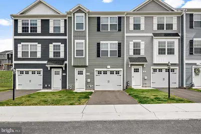 867 Setting Sun Ln, Chambersburg, PA 17201 - Photo 1