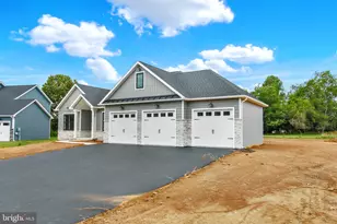 10845 Sierra Dr, Waynesboro, PA 17268 - Photo 3