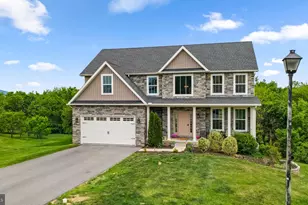 1584 Bunker Ct, Chambersburg, PA 17202 - Photo 3