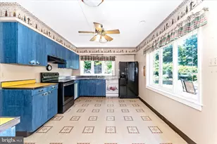 227 Philadelphia Ave, Waynesboro, PA 17268 - Photo 21