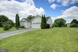 2849 Galaxy Dr, Chambersburg, PA 17202 - Photo 5