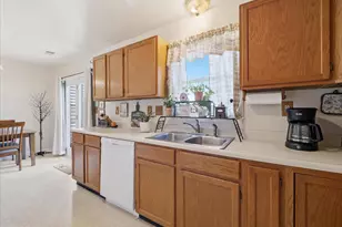 521 Bracken Dr, Chambersburg, PA 17201 - Photo 7