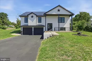 15 Canterbury Dr, Chambersburg, PA 17201 - Photo 1