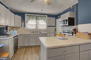 233 Cleveland Ave, Waynesboro, PA 17268 - Photo 13