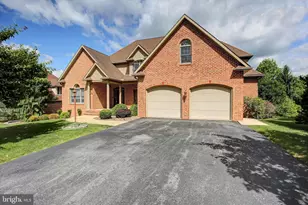 11067 Weatherstone Dr, Waynesboro, PA 17268 - Photo 9