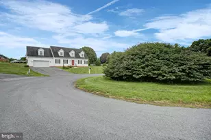 10305 Candura Dr, Waynesboro, PA 17268 - Photo 3