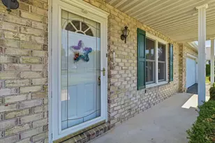 1741 Wisteria Dr, Chambersburg, PA 17202 - Photo 3