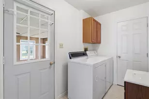 1741 Wisteria Dr, Chambersburg, PA 17202 - Photo 15