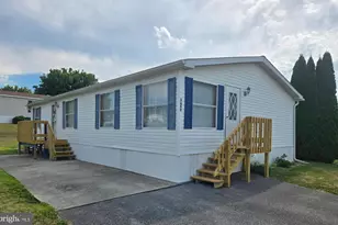 320 Cameo Dr, Fayetteville, PA 17222 - Photo 1