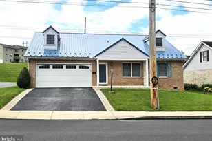 610 W 3rd St, Waynesboro, PA 17268 - Photo 37