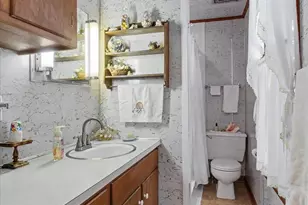 215 W 2nd St, Waynesboro, PA 17268 - Photo 27