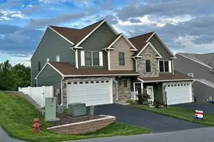 11196 Gopher Dr N, Waynesboro, PA 17268 - Photo 1