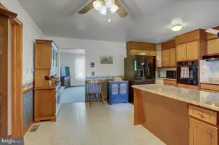 1009 Willowbrook Dr, Chambersburg, PA 17202 - Photo 13