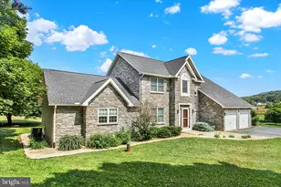 8057 Lofty Heights Dr, Waynesboro, PA 17268 - Photo 3