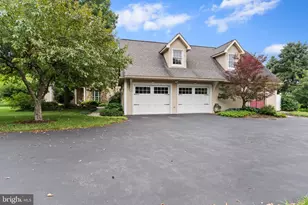 3393 Braemar Dr, Chambersburg, PA 17202 - Photo 7