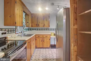 1811 Holly Ln, Chambersburg, PA 17202 - Photo 9