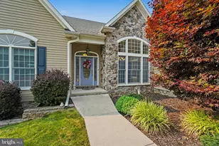 11302 Weatherstone Dr, Waynesboro, PA 17268 - Photo 3