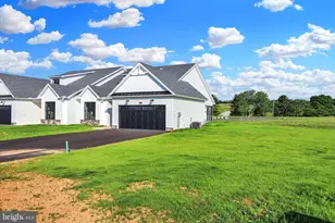7680 Thrush Ln, Fayetteville, PA 17222 - Photo 3