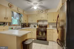 42 E Grandview Ave, Mercersburg, PA 17236 - Photo 17