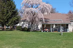 42 E Grandview Ave, Mercersburg, PA 17236 - Photo 3
