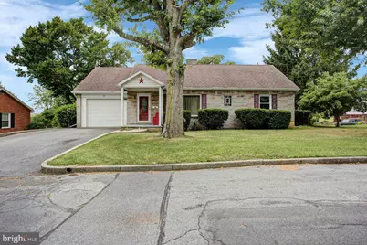 42 E Grandview Avenue, Mercersburg, PA 17236 - Photo 1