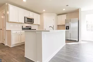 317 Edison Dr, Shippensburg, PA 17257 - Photo 1