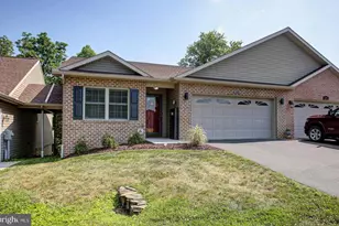 625 Shook Ct W, Greencastle, PA 17225 - Photo 1