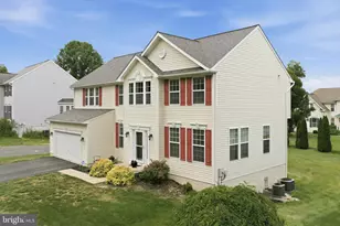 807 Crestwood Dr, Chambersburg, PA 17202 - Photo 3