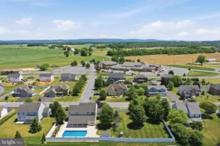 2419 Somerset Rd, Chambersburg, PA 17202 - Photo 5