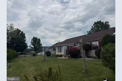 141 Hampton Drive, Chambersburg, PA 17202 - Photo 3