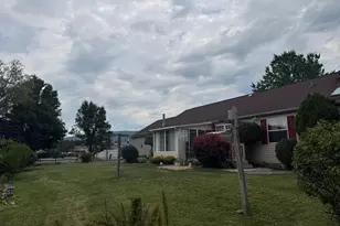 141 Hampton Dr, Chambersburg, PA 17202 - Photo 3