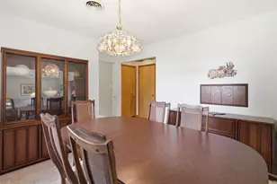 207 Sherwood Dr, Chambersburg, PA 17202 - Photo 11
