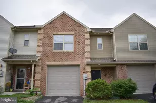 218 Meriweather Dr, Chambersburg, PA 17201 - Photo 1