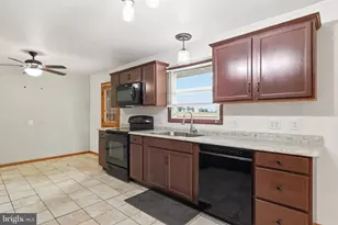 932 Sunset Ave, Waynesboro, PA 17268 - Photo 13