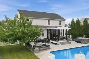 144 Field View Dr, Greencastle, PA 17225 - Photo 3