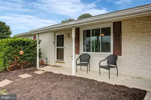 82 Roosevelt Arms Ct, Chambersburg, PA 17201 - Photo 3