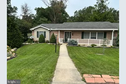 8 Oxford Court, Chambersburg, PA 17201 - Photo 1