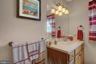 1407 Hamilton Hills Dr, Chambersburg, PA 17202 - Photo 23