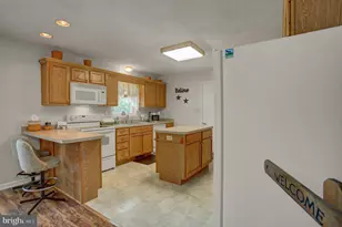 1407 Hamilton Hills Dr, Chambersburg, PA 17202 - Photo 15